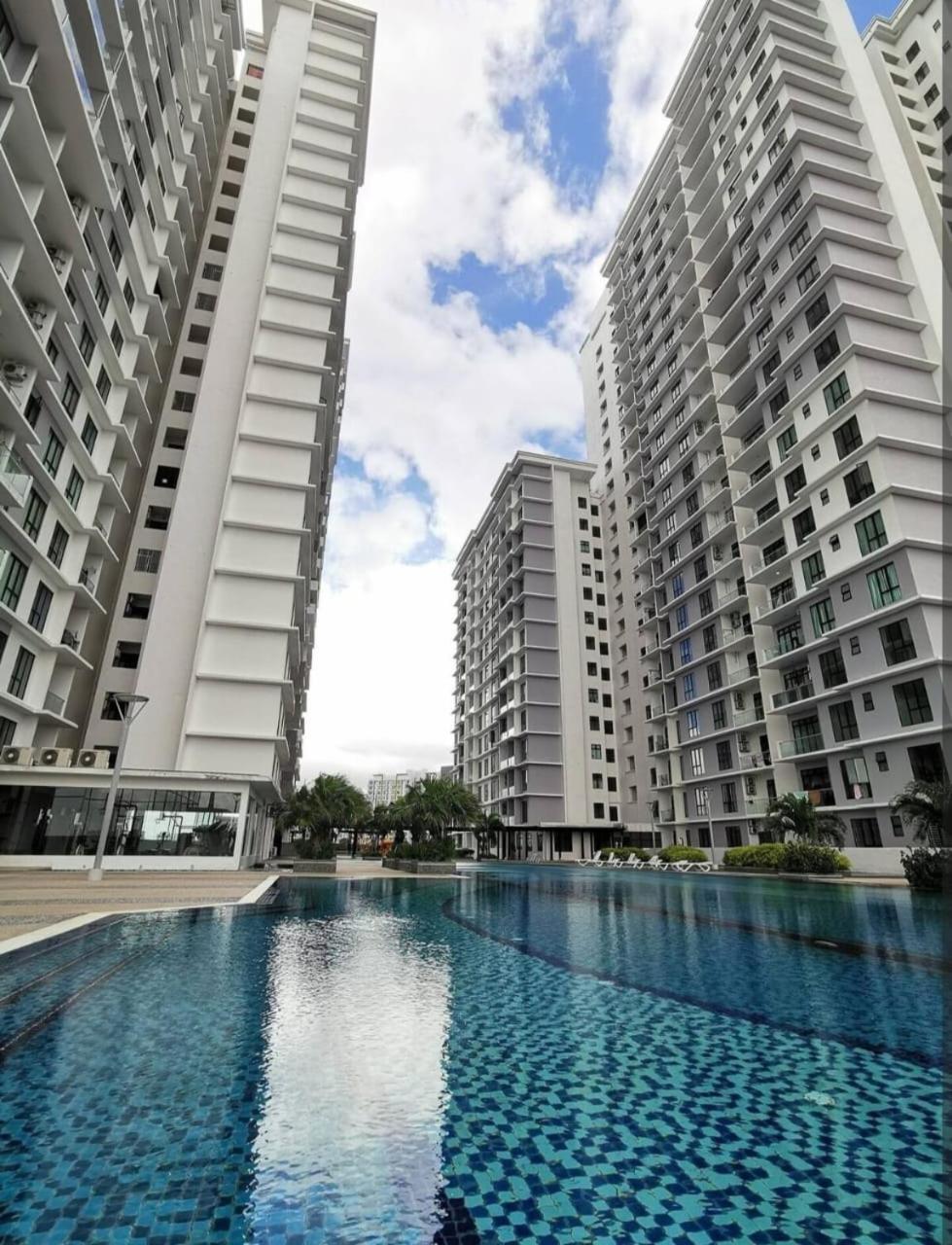 Platino 4Bedrooms Paradigm Mall Netflix By Stay Johor Bahru Exteriör bild