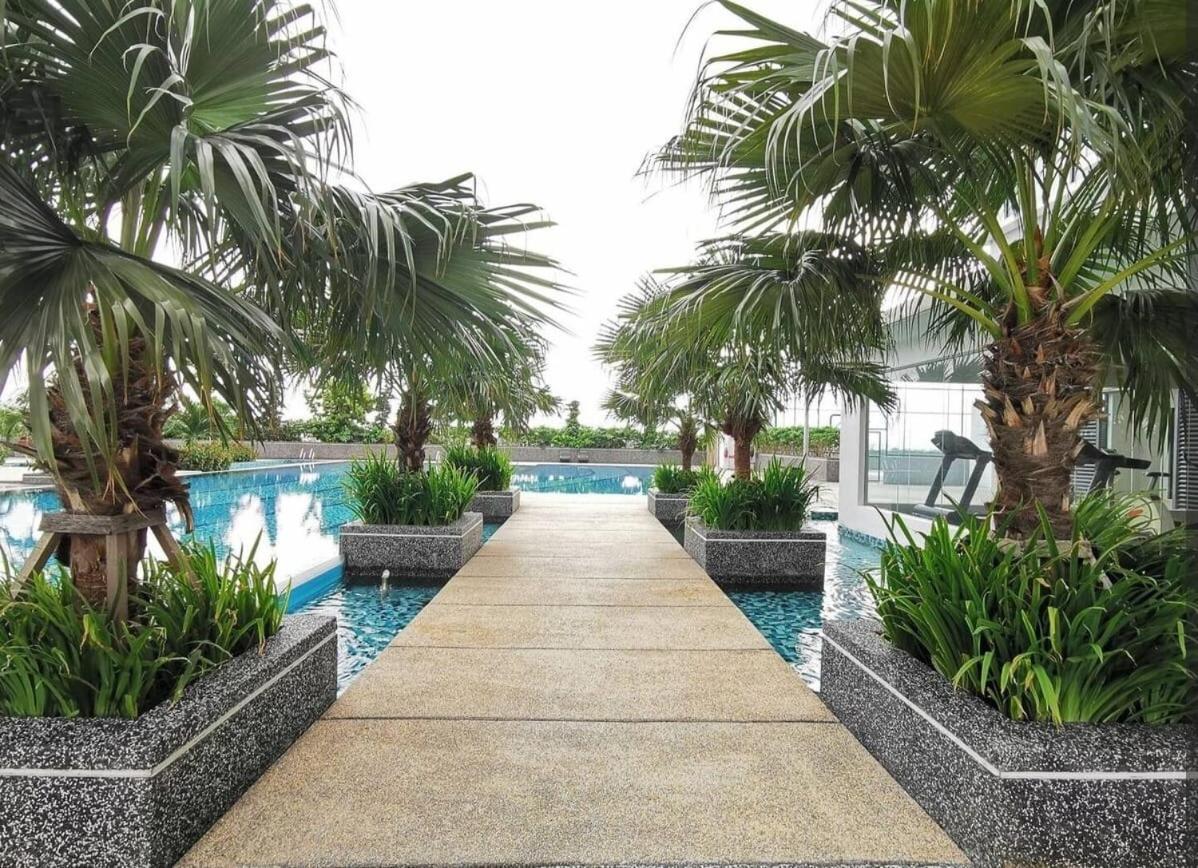 Platino 4Bedrooms Paradigm Mall Netflix By Stay Johor Bahru Exteriör bild